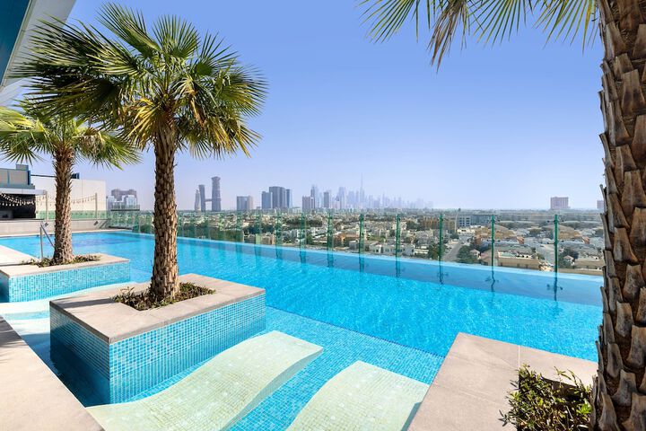 Pool 19 of 44