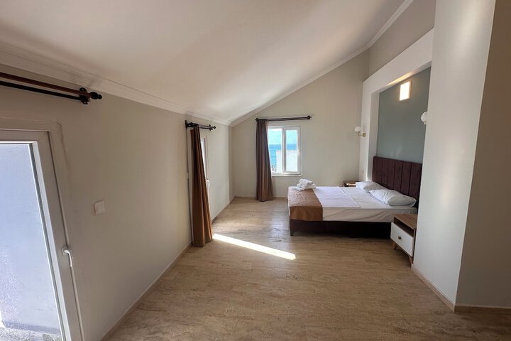 Room 36 of 171