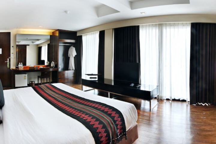 Room 5 of 61