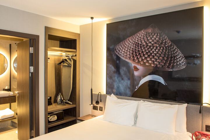 Room 8 of 46
