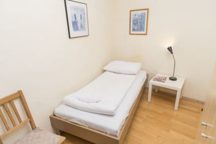 Room 43 of 122