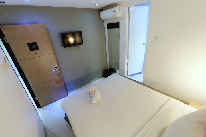 Room 7 of 17