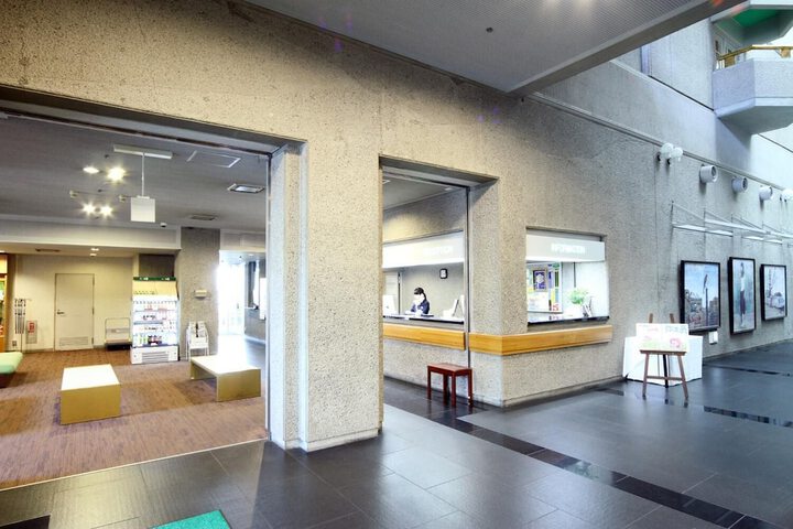 Hotel Lobby