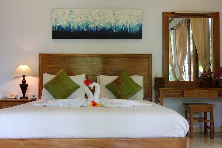 Room 3 of 53
