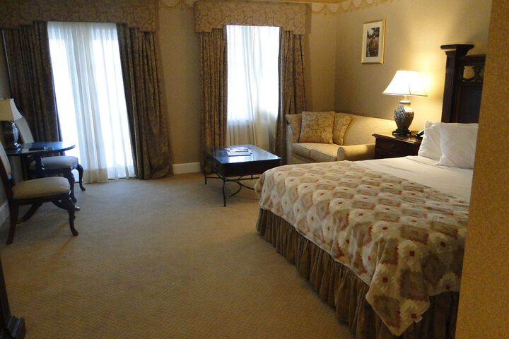 Room 32 of 37