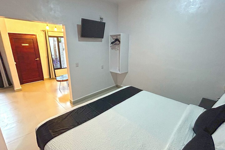 Room 6 of 50