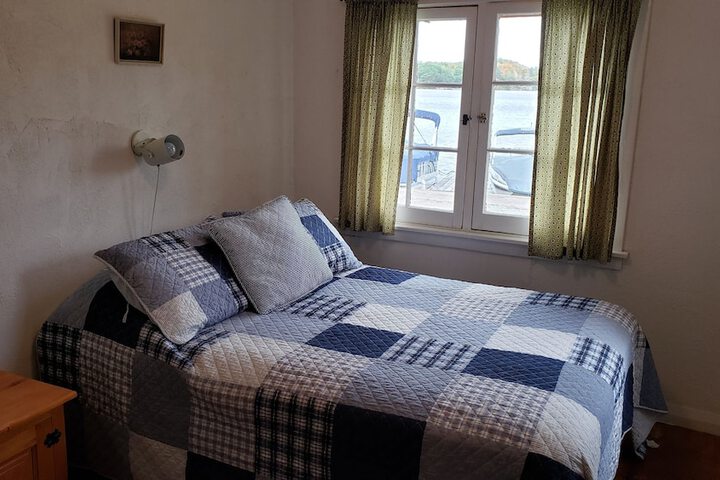 Room 28 of 215