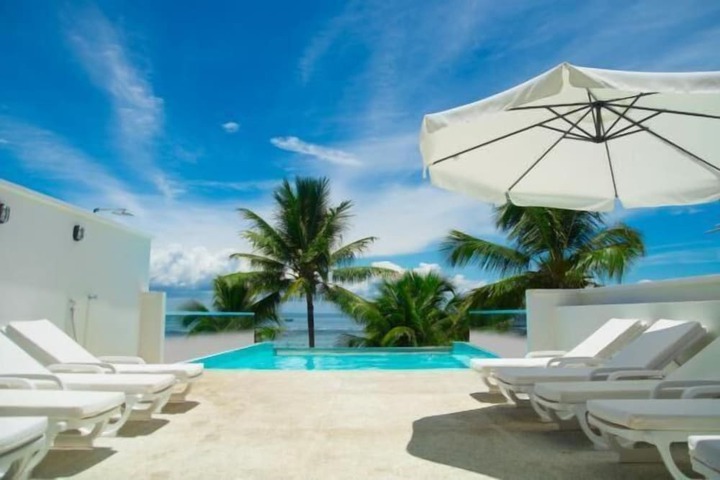 Hotel with Pool