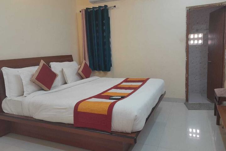 Room 2 of 23