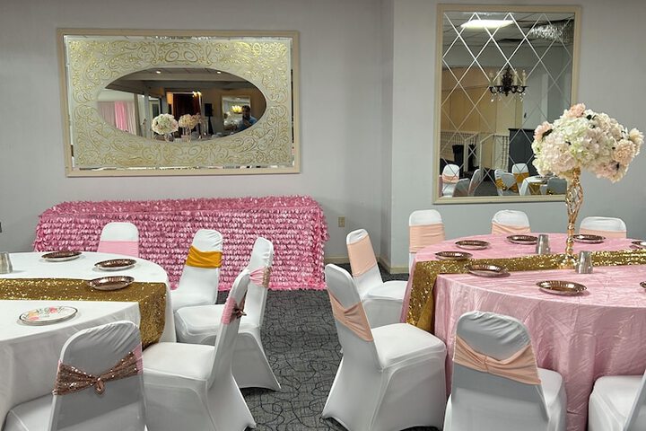 Ballroom/Hall 8 of 13