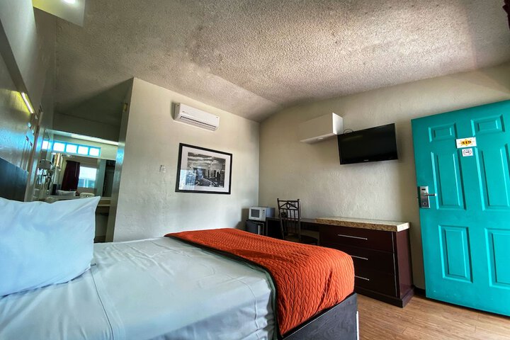 Room 7 of 89