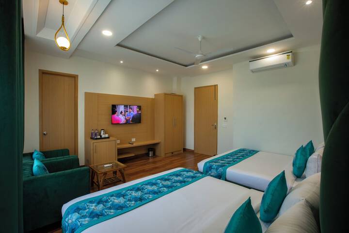 Room 3 of 21