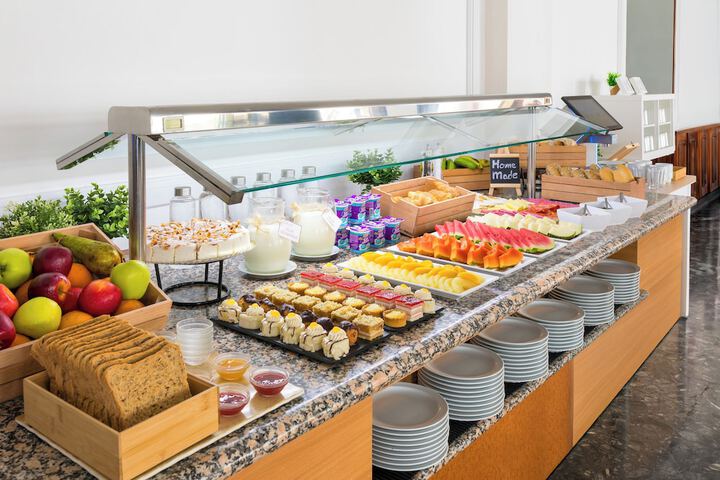 Breakfast/Coffee Service 25 of 38