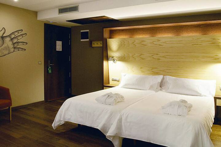 Room 13 of 113