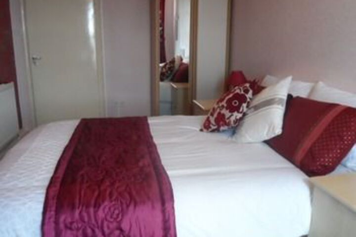 Room 9 of 15