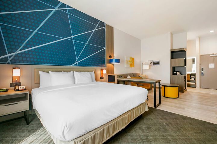Room 18 of 34