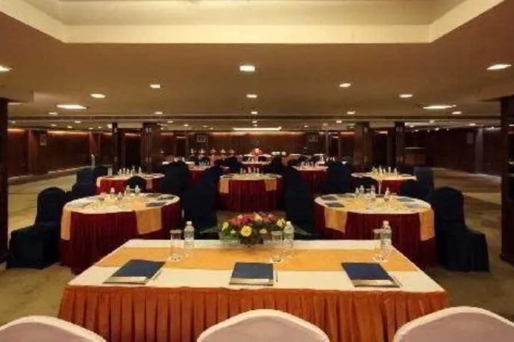 Dining 5 of 7