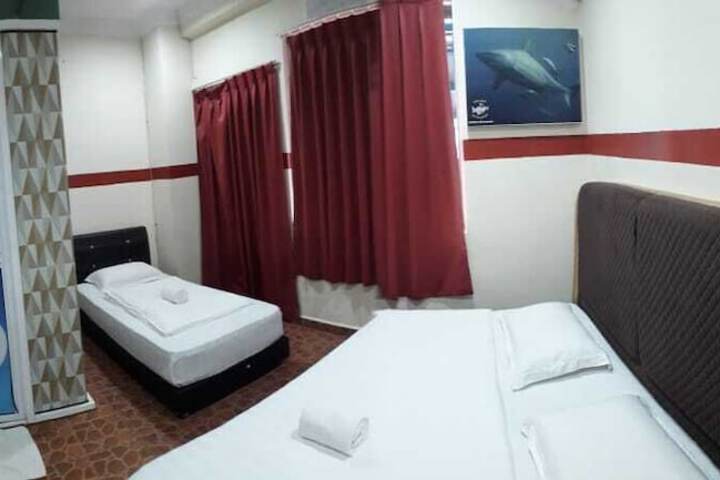 Room 4 of 7