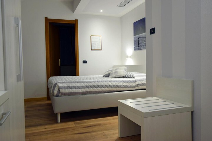 Room 4 of 57