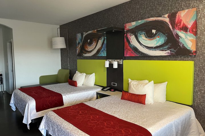 2 Queen Beds (2 of 12)