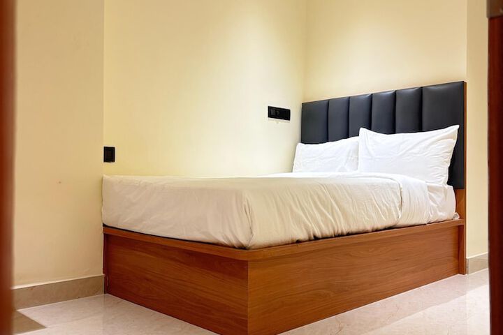 Room 15 of 25