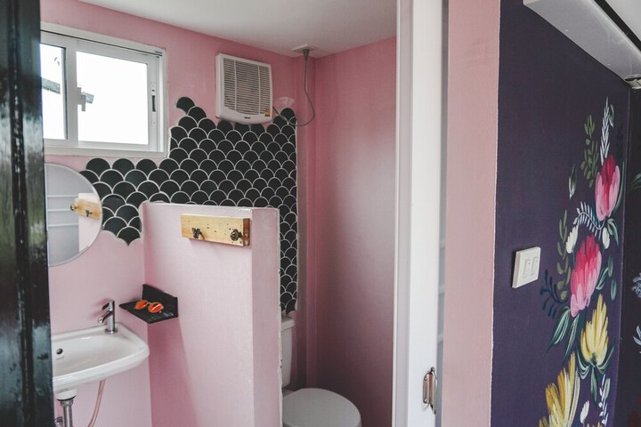 Room 90 of 122