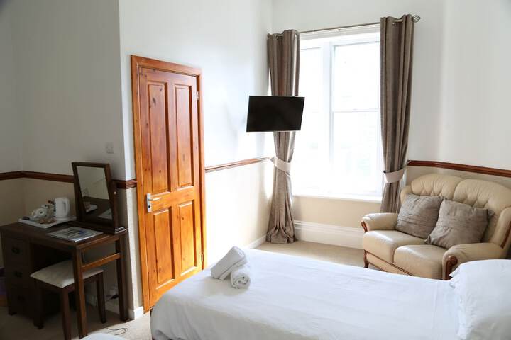 Room 16 of 37