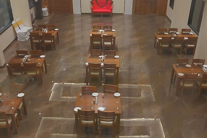 Dining 59 of 86