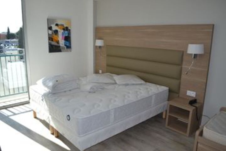 Room 18 of 25