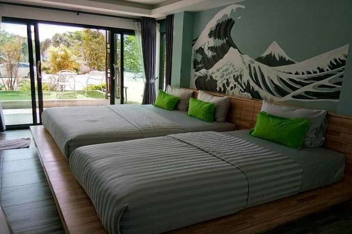 Room 2 of 33