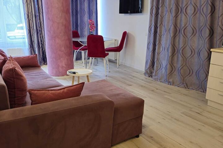 Room 44 of 230
