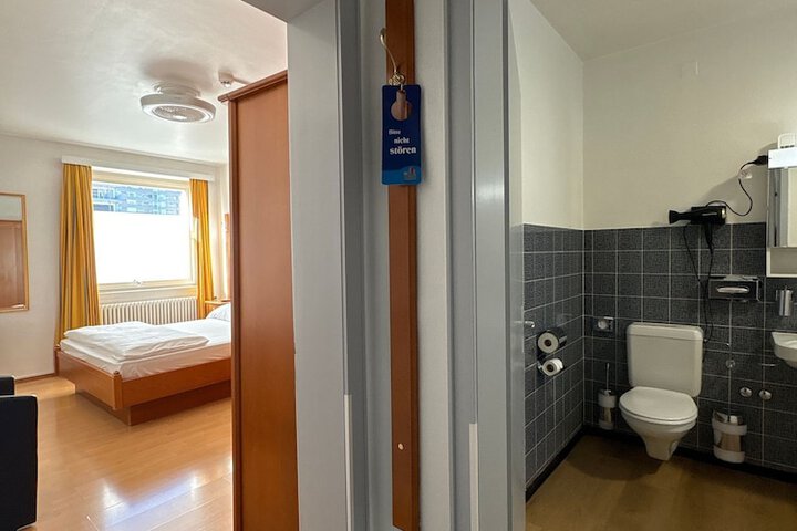 Room 31 of 69