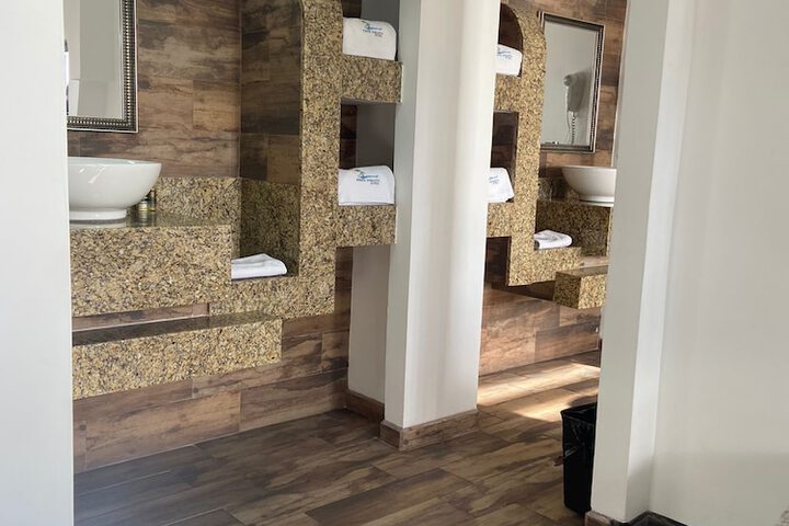 Premium Double Room (1 of 8)