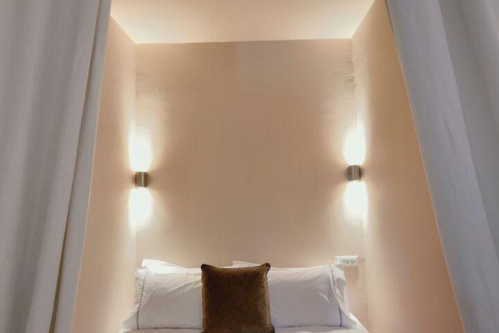 Room 209 of 282