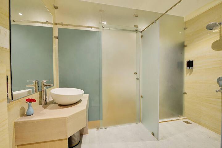 Room 20 of 32