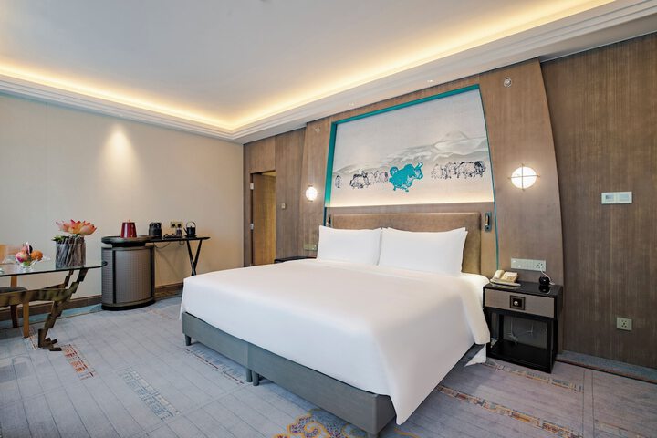 Room 10 of 48