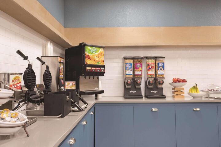 Breakfast/Coffee Service 19 of 24