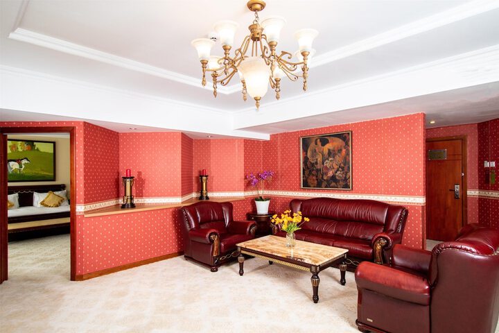 Room 78 of 325