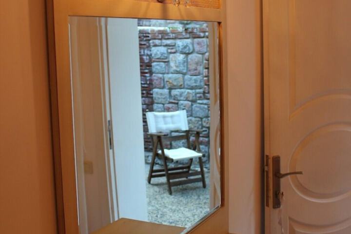 Room 50 of 80