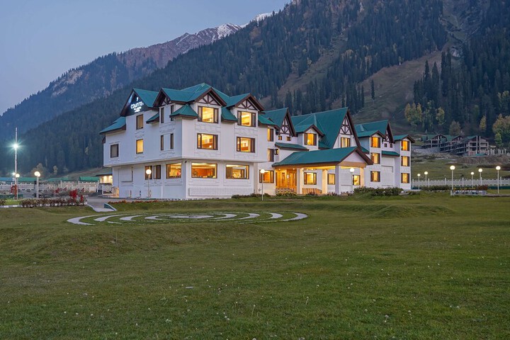 Exterior of Country Inn & Suites by Radisson Sonamarg