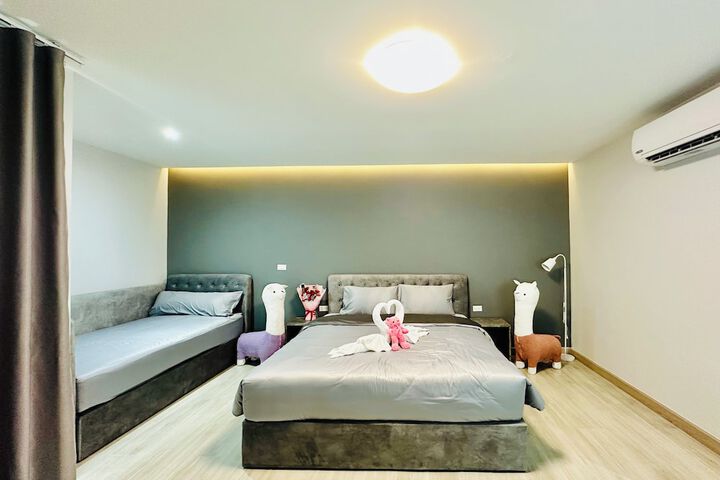 Room 7 of 75