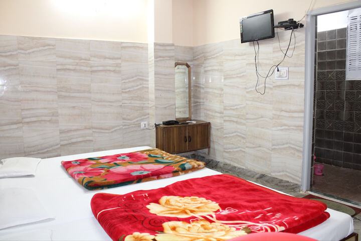 Room 9 of 20