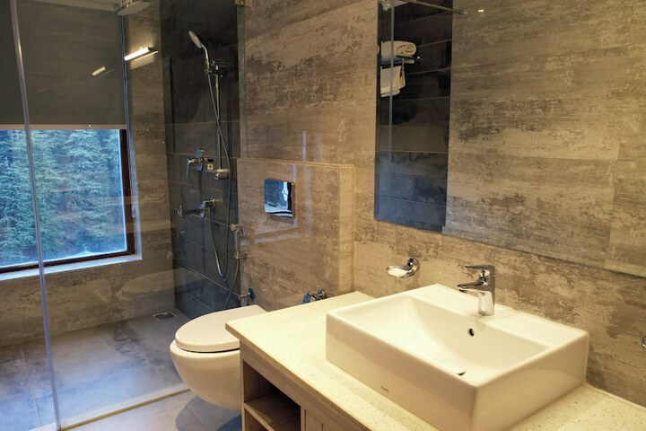 Room 55 of 107