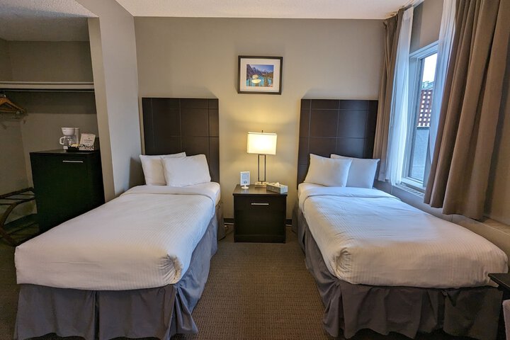 Room 11 of 40