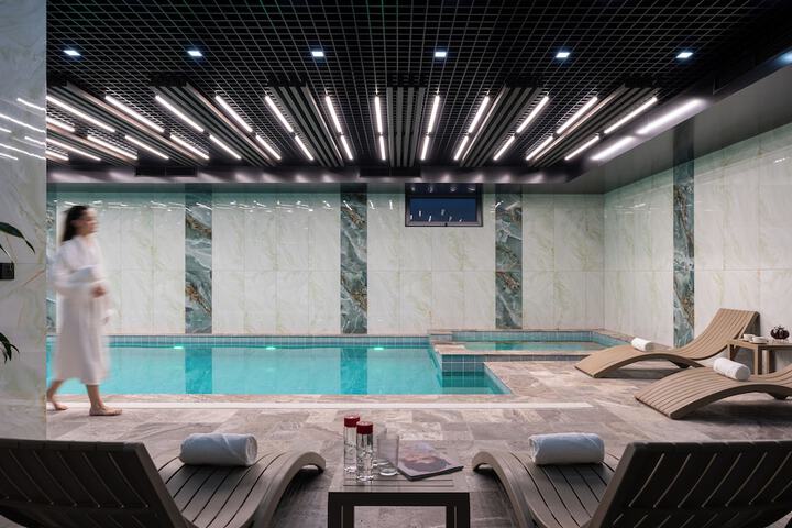 Pool 32 of 52