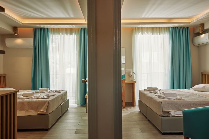 Room 27 of 161