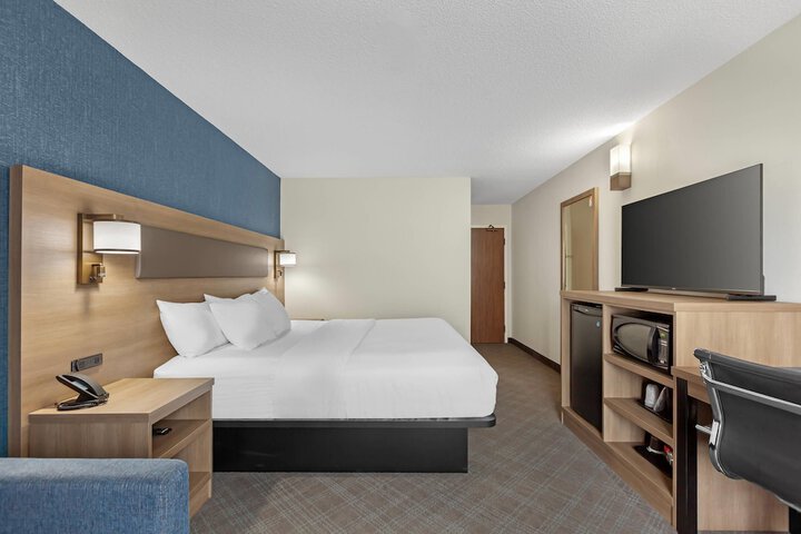 Room 15 of 28