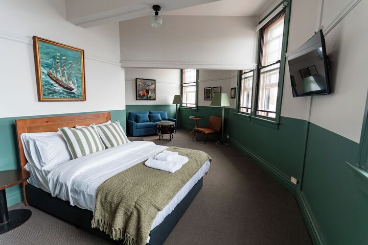 Room 4 of 30