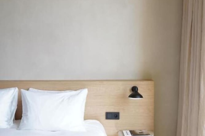 Room 14 of 74