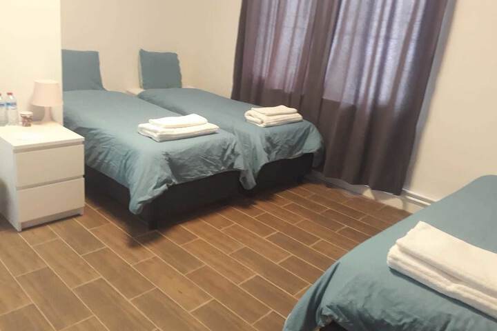 Room 6 of 18